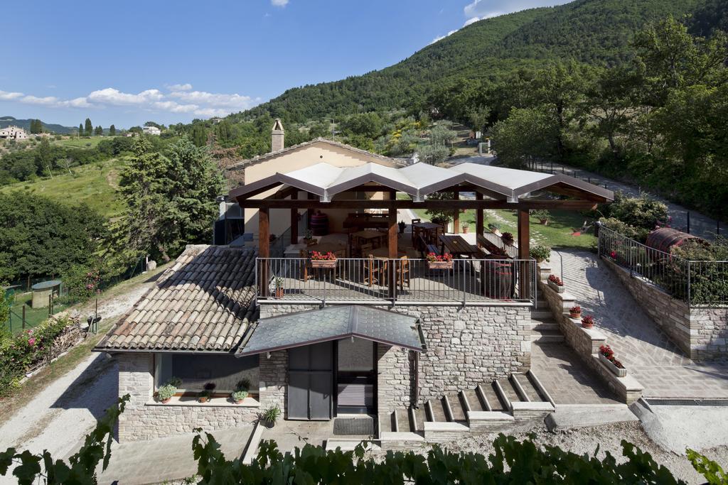 Agriturismo Il Castello Assisi Eksteriør billede